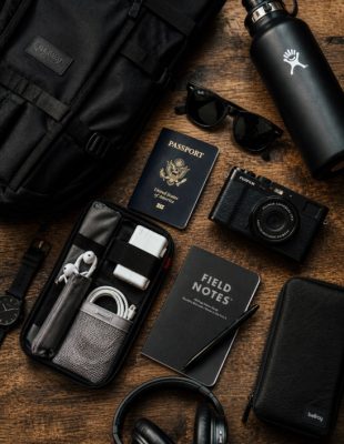 Travel aksesoari bez kojih ne ideš nigde: Da li nosiš previše ili pametno?