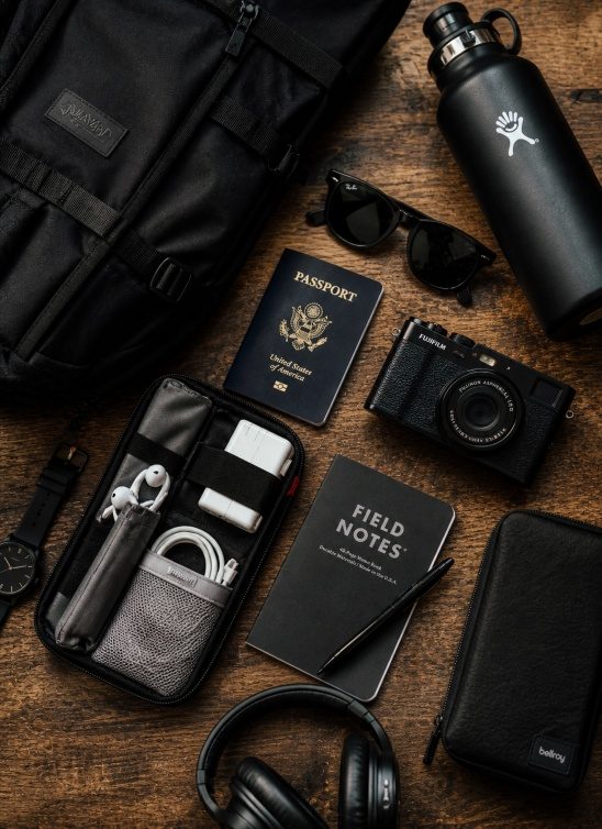 Travel aksesoari bez kojih ne ideš nigde: Da li nosiš previše ili pametno?
