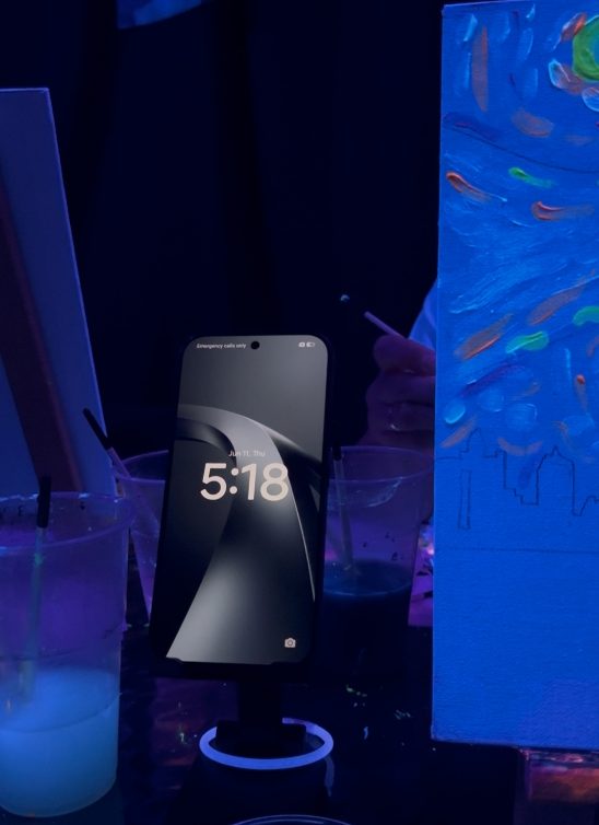 Xiaomi 17T serija predstavljena u Beogradu kroz kreativno iskustvo koje spaja tehnologiju i umetnost