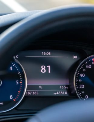 Oštećen auto, vraćena kilometraža? Kod polovnjaka u Srbiji ova dva problema često idu zajedno