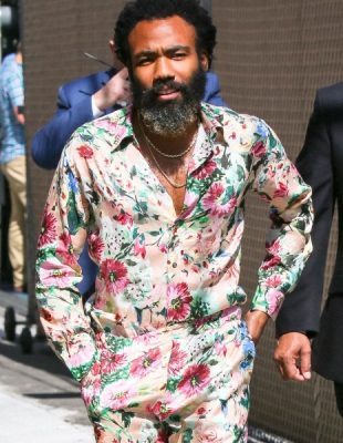 HOT STYLE: Donald Glover u cvetnom printu od glave do pete