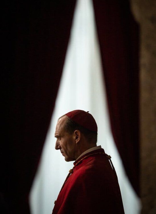 Filmovi i serije koje treba da gledate, ako vam se sviđa „Conclave“